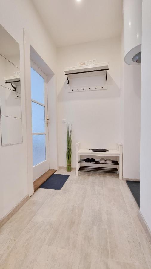 Finnem Rentals Zikova Praga Exterior foto