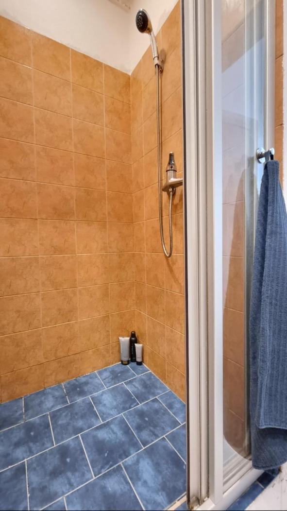 Finnem Rentals Zikova Praga Exterior foto